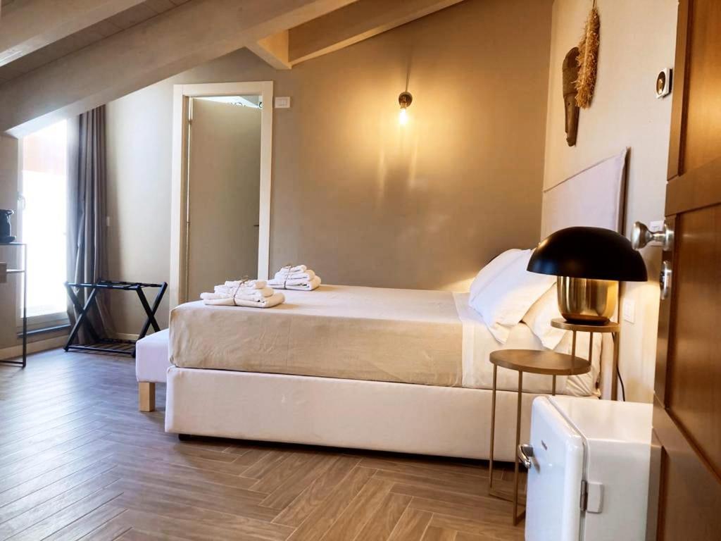 Gatto Bianco Rooms 42 ベルガモ エクステリア 写真