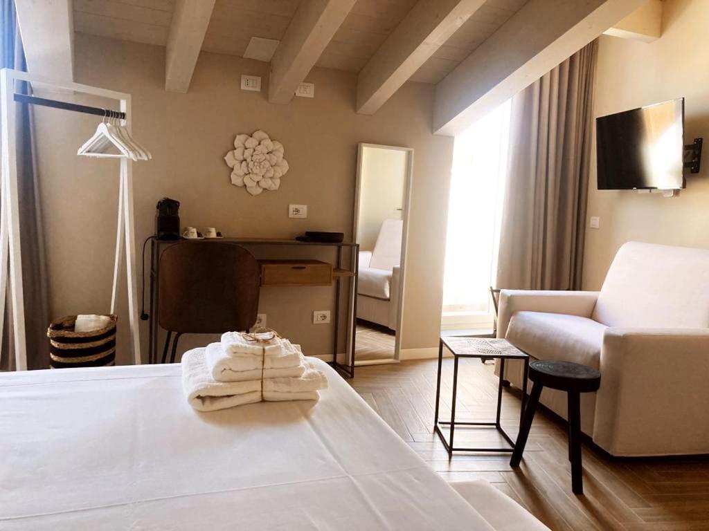 Gatto Bianco Rooms 42 ベルガモ エクステリア 写真